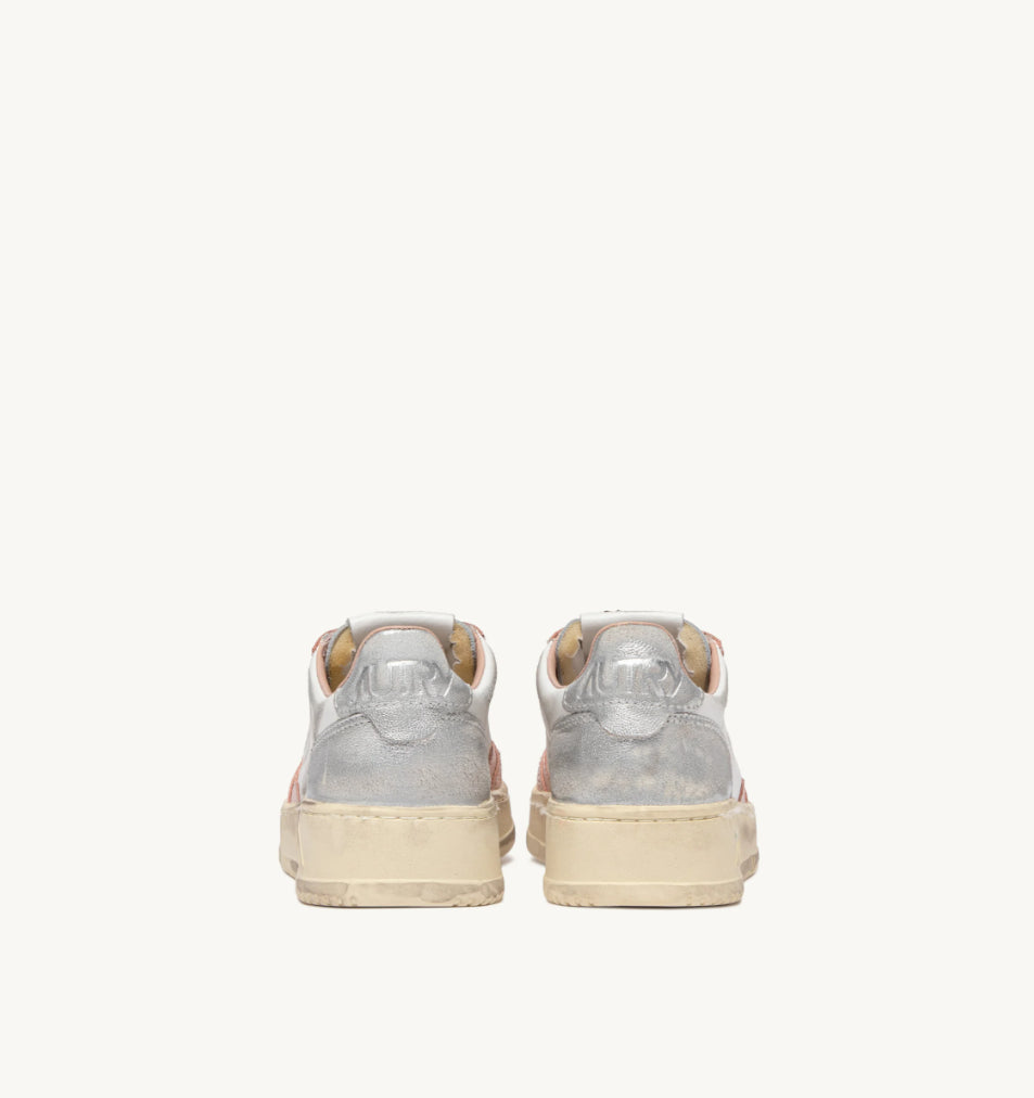 AUTRY Sneakers Medalist Low Super Vintage in Pelle
