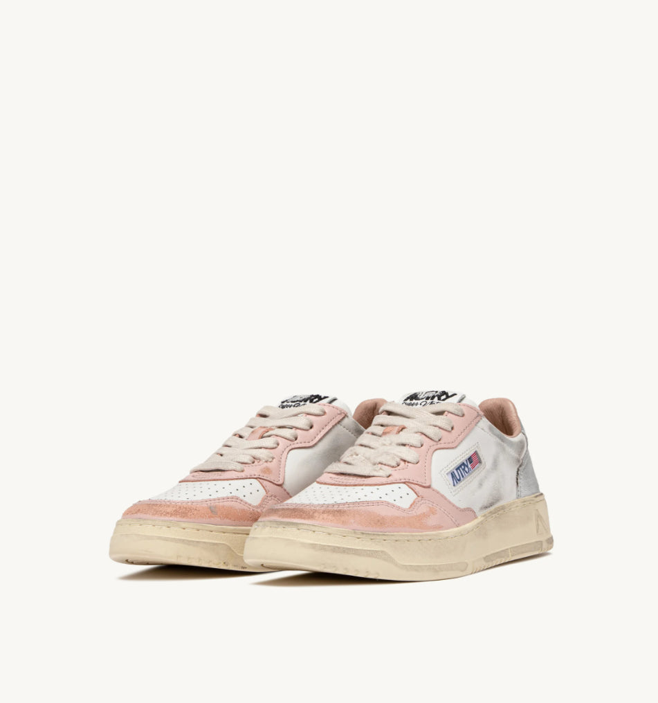 AUTRY Sneakers Medalist Low Super Vintage in Pelle