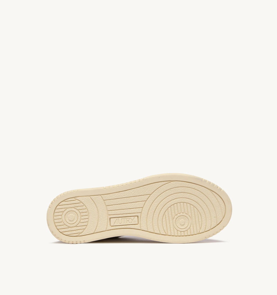 AUTRY Sneakers Medalist Low Super Vintage in Pelle