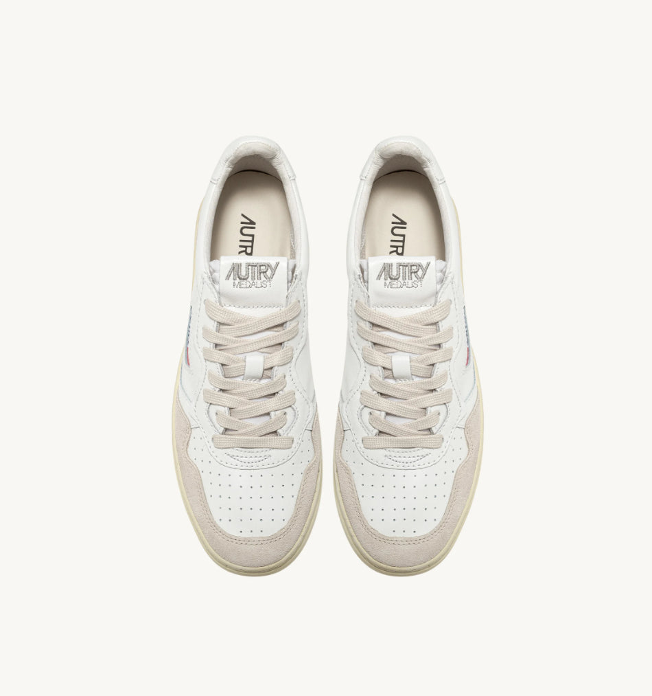 AUTRY Sneakers Medalist Low in Pelle