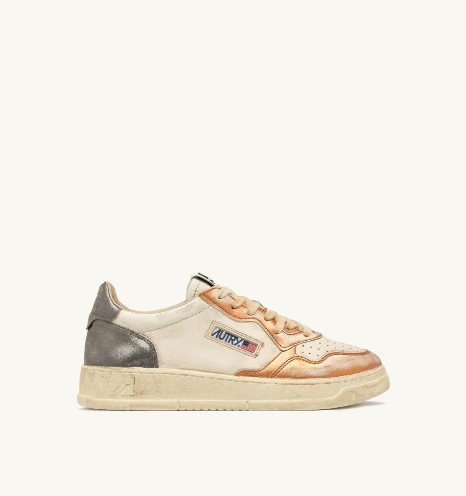 AUTRY Sneakers Medalist Low Super Vintage in Pelle Spazzolata