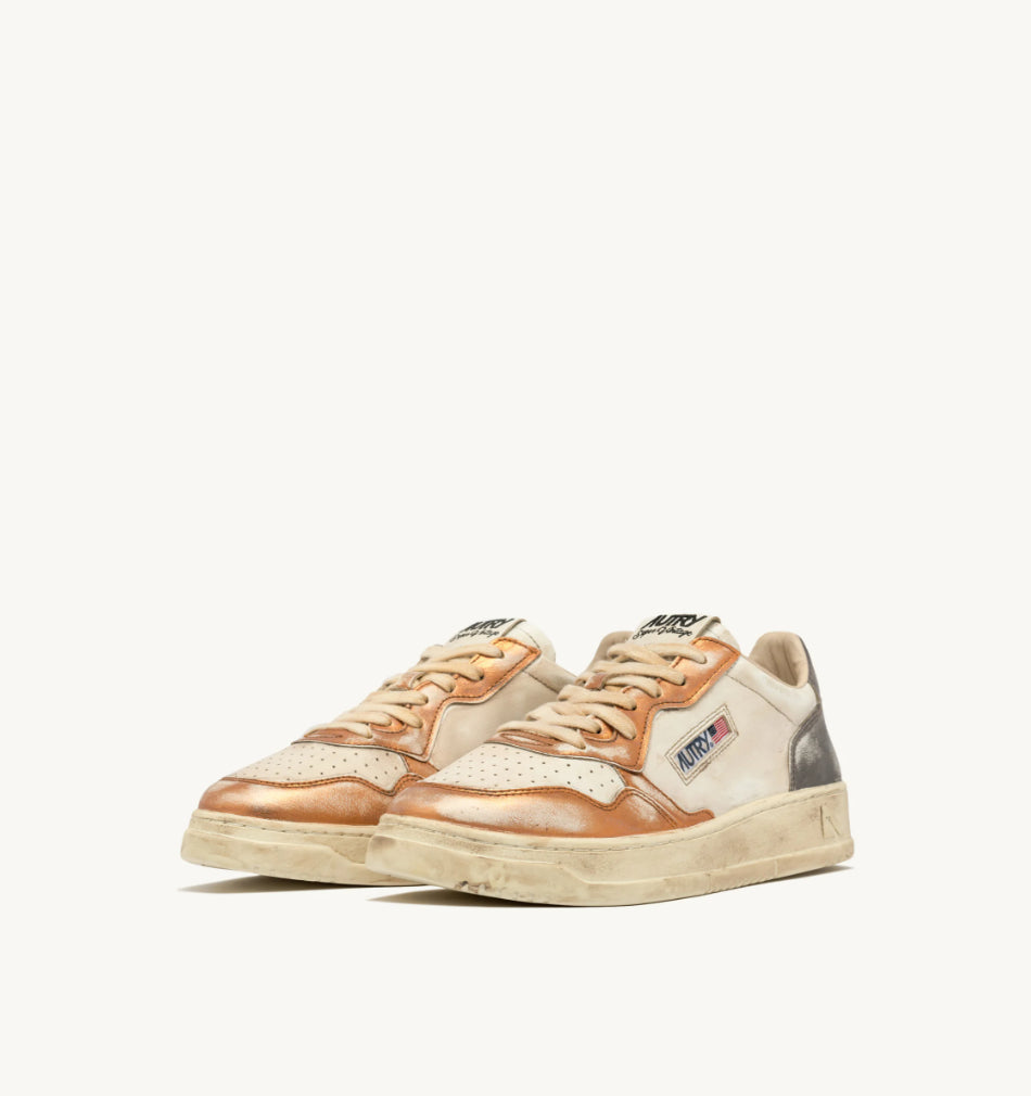 AUTRY Sneakers Medalist Low Super Vintage in Pelle Spazzolata